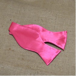 Краватка-метелик глибокого рожевого кольору