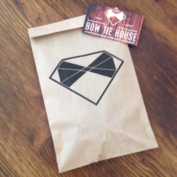 Подарочный пакетик с фирменным логотипом