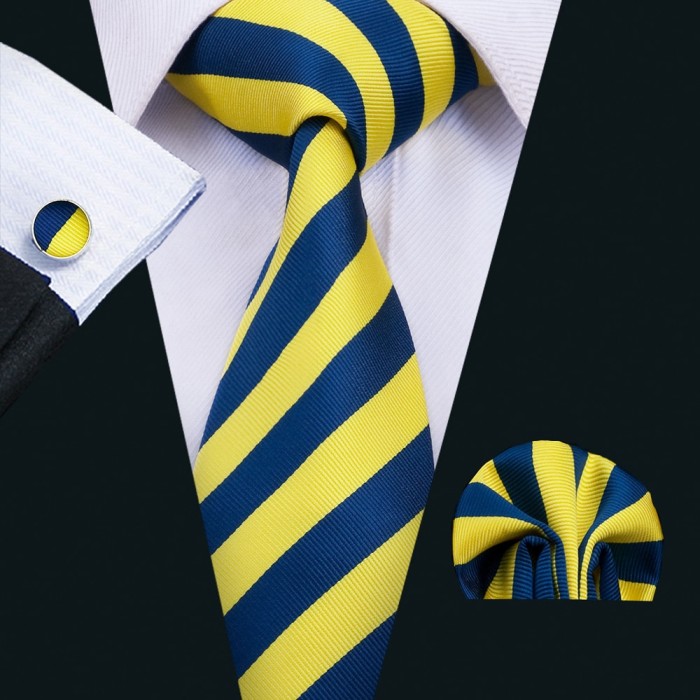 Краватка патріотична шовкова жакард з хусткою та запонками в смугу