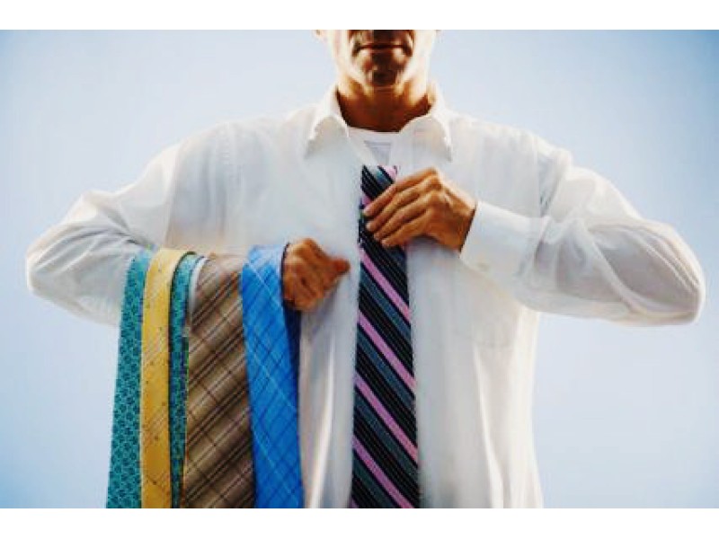 Нелегко підібрати колір краватки до костюма та сорочки?